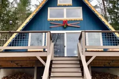 Image de Direct Waterfront, Year-Round, A-Frame Cabin