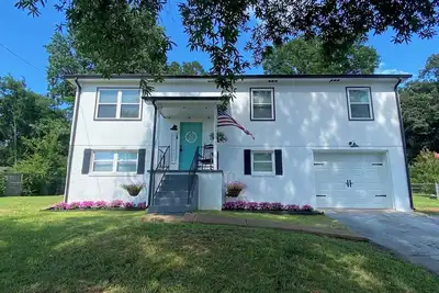 Image de Big Oak Lodge- 3. 5 miles to lake & Chester Frost Park, boats & trailers welcome