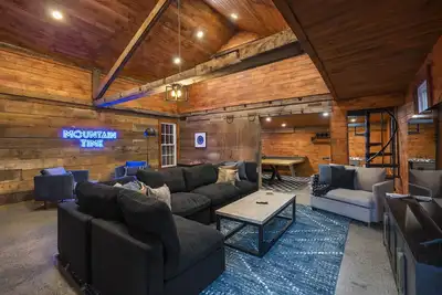 Image de The Hensonville Honeypot - Hottub, Movie Theatre & Mountain Bikes!