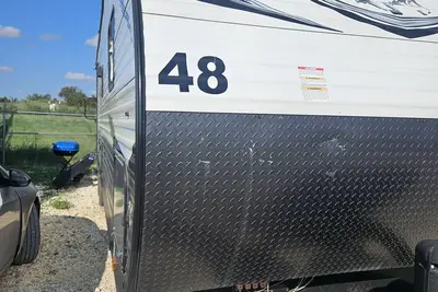 Image de Rv close to samsung plant. 8 minutes. All include.