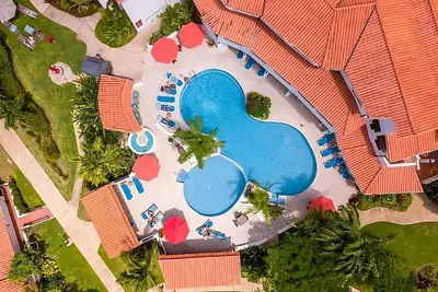 Image de Always a Great Idea To Unwind! Near Heywood Beach! Outdoor Pools, Parking!