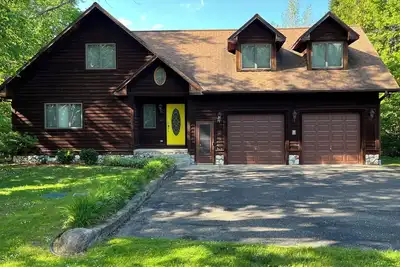 *New* Beautiful Pickerel Lake Home! Friday to Friday in the summer!