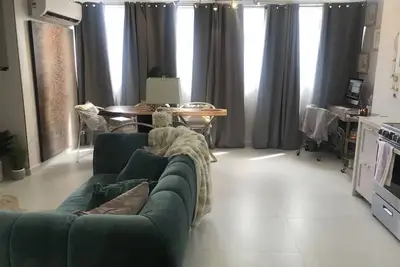 Image de Studio Apartment right on the beach with city views, pool, gym and game room