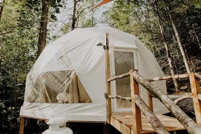 Image de Whispering Waters: Dome Getaway