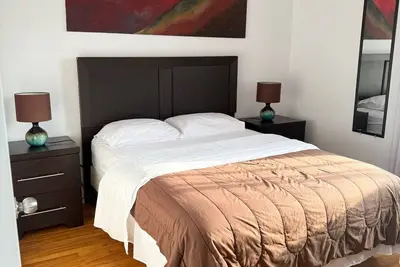 Image de Spacious 3-bedroom apartment in charming Montréal with WiFi, Ac, close to Metro