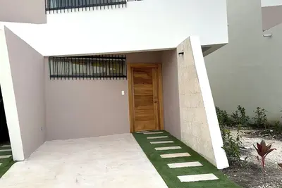 Image de Brand new fully furnished 2 bedroom House!