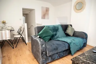 Image de Appartement-Confort-Salle de bain privée séparée-Vue sur Rue-Free Parking