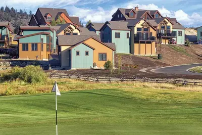 Image de 2 Bedroom Presidential, Full Kitchen, Sleeps 6, Rocky Mountain Preserve Resort! !