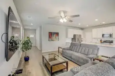 Image de 3br+2. 5 Bth Oasis + Pool: F1 & 10m Dt & Airport