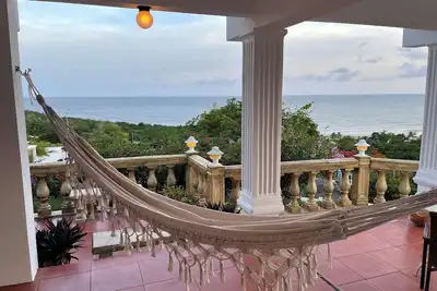 Image de Private 1-acre beach villa with breathtaking views, waking distance from beach