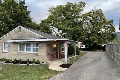 Image de The Hoosier Hideaway ~ 3br 2b House across the street from Memorial Stadium