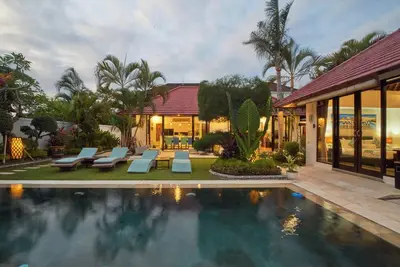 Image de Family-Friendly 3 Bedroom Villa located in the heart of Petitenget Street!