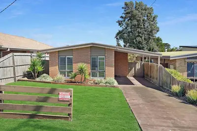 Image de Short stroll to Beach