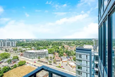 Image de Newly Built 22nd Floor Condo w Stunning Views