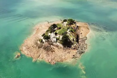 Image de Évasion de Prestige sur l'Île Koeur : Un Paradis Privé de Luxe en Bretagne