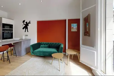 Image de Stylish studio in great location, 2 mins walk to sea & all amenities.