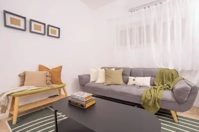 Beautiful two rooms apartment by Hilton beach