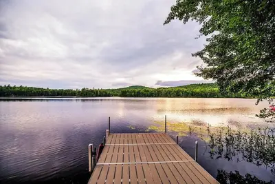 Image de CedarHaus: Your Lakeside Retreat by Hills Pond