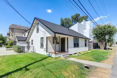 Image de A Cozy Bungalow Home 5 min from Downtown Houston, next to the Memorial Park
