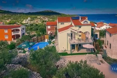 Image de Appartement dans Ražanj avec vue mer, terrasse, Climatisation, Wifi (4773-3)