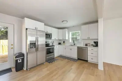 Image de Private Oasis close to SouthEnd Breweries, Restaurants, Light Rail, Carowinds