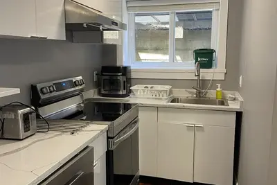 Image de 2 Bedrooms suite close Us border