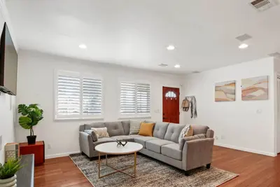 Image de 3br California Retreat: King & Queen Beds, Bathtub, Backyard Bbq, and On-Site Laundry