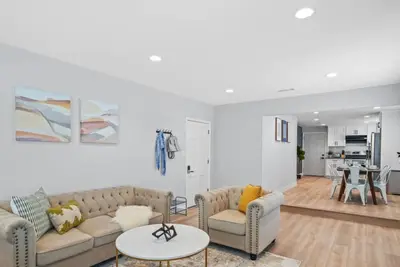 Image de Peaceful Getaway in Baldwin Park: 3br Home with Gated Parking, Gourmet Kitchen, and Memorable Moments