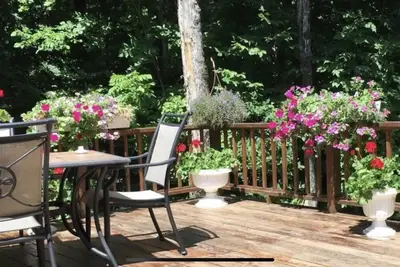 Image de Beautiful, upscale skier & leafer sanctuary at Mount Snow - Pet Friendly!