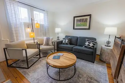 Image de Renovated Row Home in the heart of Downtown Annapolis. Two blocks to everything