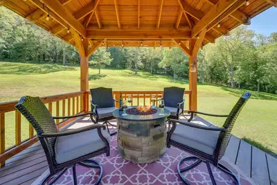 Image de Serene Ava Countryside Home w/ Deck & Fire Pit