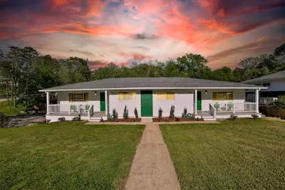 Image de Live Like a Local | North Chattanooga Stay (left unit)