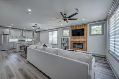 Image de Modern, uptown style! 3 bedrooms new construction  home! !