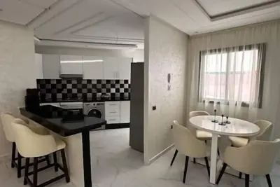 3 Bedroom Apartment With Netflix & Private Parking