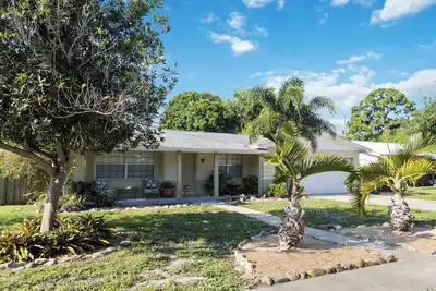 Image de Two Palms Heated Pool Retreat