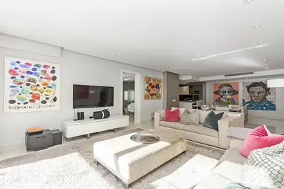 Image de Exclusive Marina Waterfront Escape with Canal View<br>