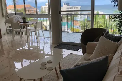 Image de Location at its best in the Heart of Caloundra!