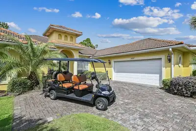 Image de Five O'Clock Somewhere @ Destiny East | 4br Beach Retreat w/ Golf Cart | Resort Perks | Pool Access