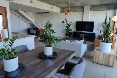 Image de Tulum Vibes Midtown. 2bed 2. 5bath Free Parking Spot