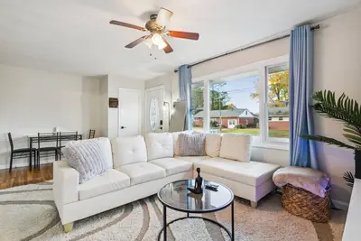 Image de Modern Stay near Buckroe Beach and Langley Air Force Base