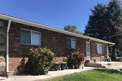 Image de Split Mountain View Paradise! Life on the farm!