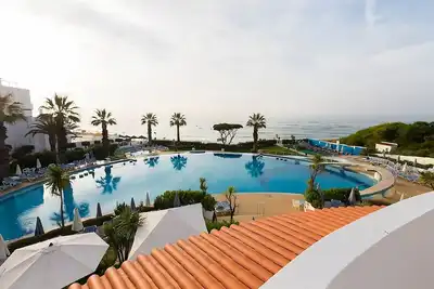 Image de Make Your Trip More Enjoyable! 3 Homely Units, Kitchenettes, Beachfront, 2 Pools