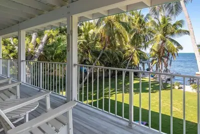 Image de 2nd Floor Duplex on Gated Bayfront Property