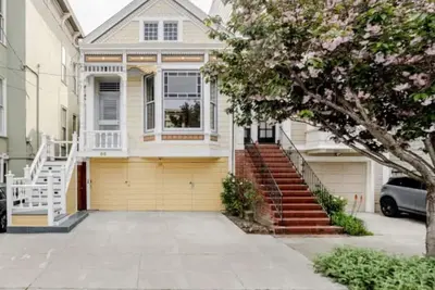 Image de Charming Victorian Oasis: Elegant & Spacious Haven