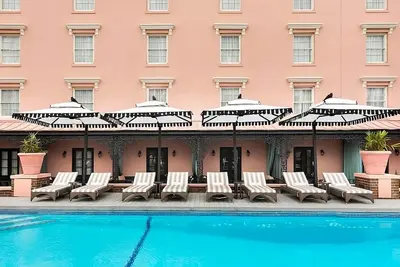 Image de Hidden Gem in Historic Charleston District! Pet-friendly Property, Outdoor Pool!