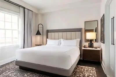 Image de Downtown Charleston in Delight! Pet-friendly Property, Outdoor Swimming Pool!