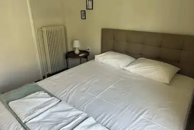 Image de 2 Bd Modern Apt with Balcony in Pagrati