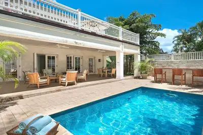 Image de A Stunning Barbados Beachfront Villa On Gibbs Beach Including A Cook Service
