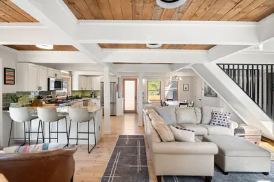 Image de Elevated Hideaway | Deck w/ Valley Views, Hot Tub