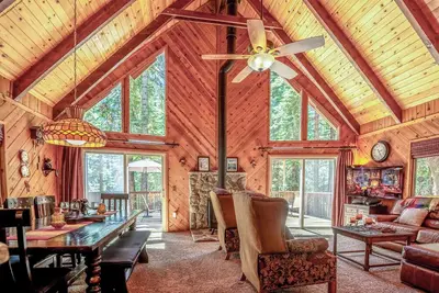 Image de Sukoon Retreat : 4  Br, 3  Ba Cabin / Bungalow in Dorrington, Sleeps 10